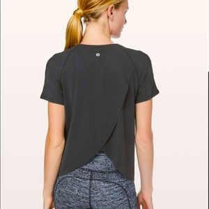 lululemon athletica Black Short Sleeve Tee